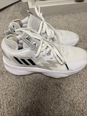 adidas Dam 8s  White Athletic Shoes with Black Stripes Basketball Shoe New